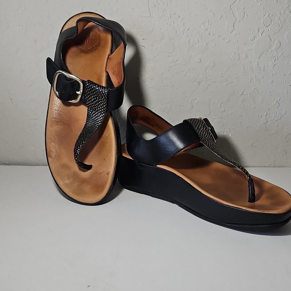 Fitflop All Leather Black With Gold Accents, Size 7 - Picture 8 of 12